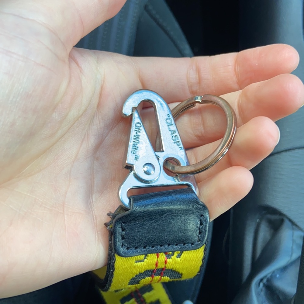 Off-White Keychain - Picture 4 of 4